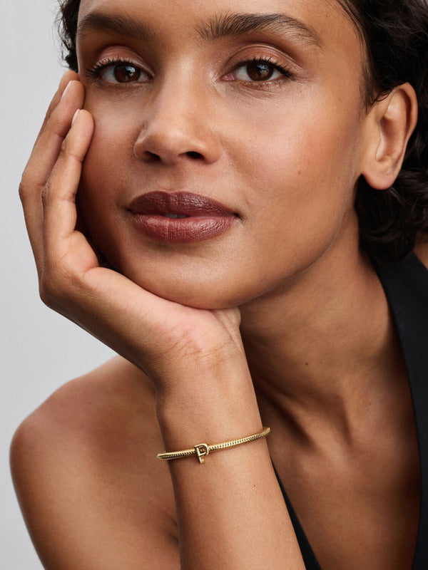 Buchstabe P Alphabet-Mini-Charm 14 Karat Vergoldung