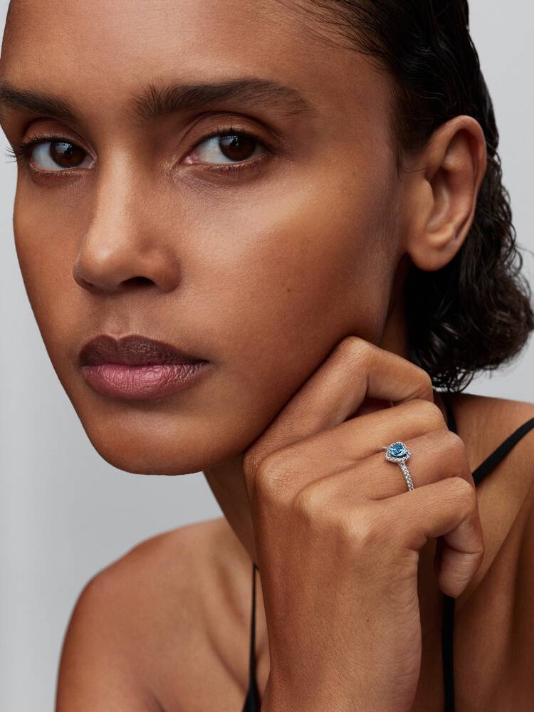 Erhabenes Hellblaues Herz Ring Sterling-Silber