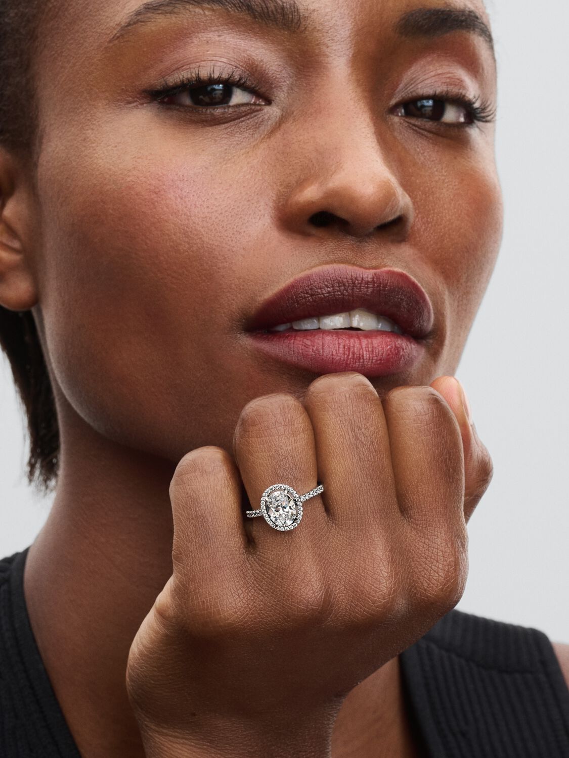 Ovaler Funkelnder Strahlenkranz Statement-Ring