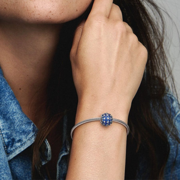 Charm Funkelndes Rundes Pavé-Blau Sterling-Silber