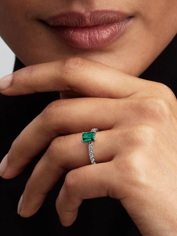 Rechteckiger Funkelnder Grüner Strahlenkranz Ring Sterling-Silber Zweitbild